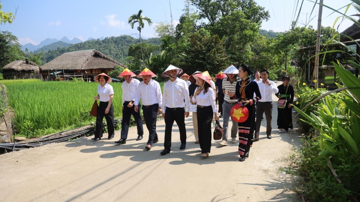 宣光向中国文山州推介特色旅游资源与产品 宣光向中国文山州推介特色旅游资源与产品