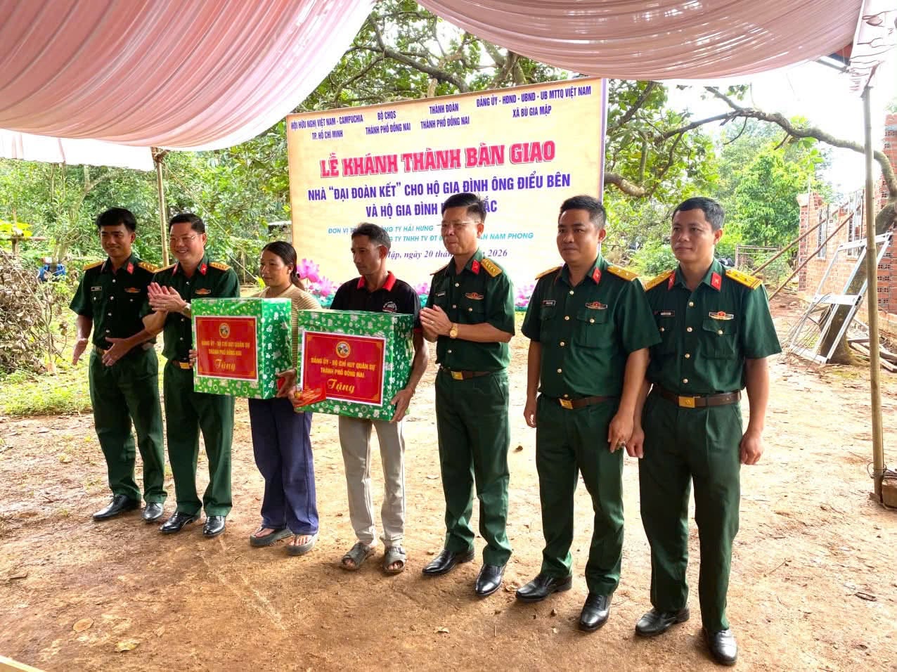 Hội Hữu nghị Việt Nam - Campuchia TP.HCM tổ chức trung thu, tặng nhà đại đoàn kết cho người dân Đồng Nai Hội Hữu nghị Việt Nam - Campuchia TP.HCM tổ chức trung thu, tặng nhà đại đoàn kết cho người dân Đồng Nai