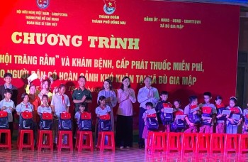 Hội Hữu nghị Việt Nam - Campuchia TP.HCM tổ chức trung thu, tặng nhà đại đoàn kết cho người dân Đồng Nai