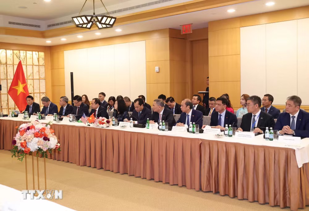 Tổng Bí thư, Chủ tịch nước Tô Lâm dự Tọa đàm bàn tròn với các doanh nghiệp lớn của Hoa Kỳ Tổng Bí thư, Chủ tịch nước Tô Lâm dự Tọa đàm bàn tròn với các doanh nghiệp lớn của Hoa Kỳ