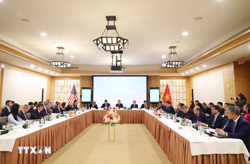 Tổng Bí thư, Chủ tịch nước Tô Lâm dự Tọa đàm bàn tròn với các doanh nghiệp lớn của Hoa Kỳ Tổng Bí thư, Chủ tịch nước Tô Lâm dự Tọa đàm bàn tròn với các doanh nghiệp lớn của Hoa Kỳ