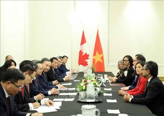 Tổng Bí thư, Chủ tịch nước Tô Lâm tiếp Nhóm Nghị sĩ hữu nghị Canada - Việt Nam. Ảnh: Thống Nhất/TTXVN Tổng Bí thư, Chủ tịch nước Tô Lâm tiếp Nhóm Nghị sĩ hữu nghị Canada - Việt Nam. Ảnh: Thống Nhất/TTXVN