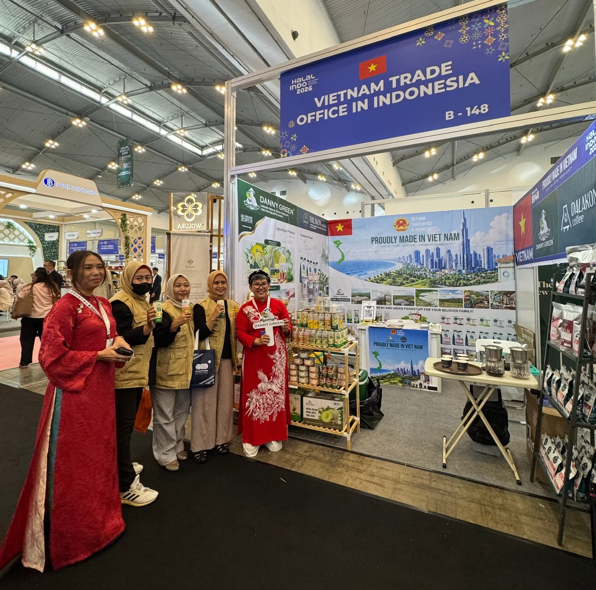 Gian hàng của Thương vụ Việt Nam tại Indonesia với sự tham gia của các doanh nghiệp Việt Nam. Ảnh: Gian hàng của Thương vụ Việt Nam tại Indonesia với sự tham gia của các doanh nghiệp Việt Nam. Ảnh: