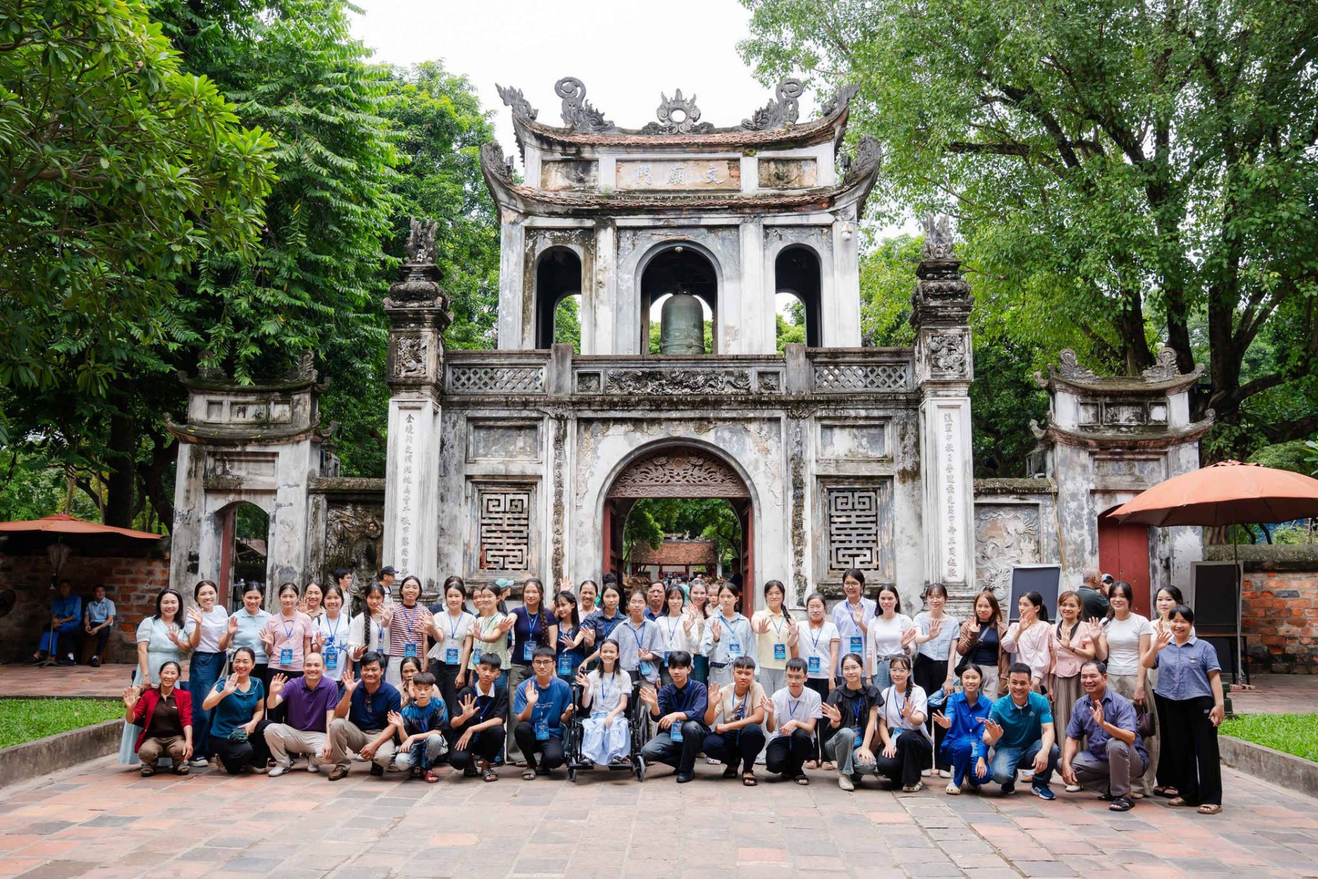 Học sinh nhận Học bổng Kiến tạo 2026 cùng giáo viên và học sinh cố vấn tham gia hoạt động trải nghiệm tại Hà Nội trước lễ trao học bổng. Học sinh nhận Học bổng Kiến tạo 2026 cùng giáo viên và học sinh cố vấn tham gia hoạt động trải nghiệm tại Hà Nội trước lễ trao học bổng.