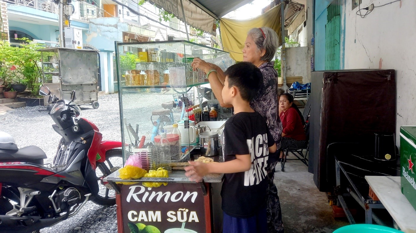 The three siblings—Thao, Xuan, and Hieu—gradually grew up in the care of their grandparents, learning to manage their own studies and help out the family.