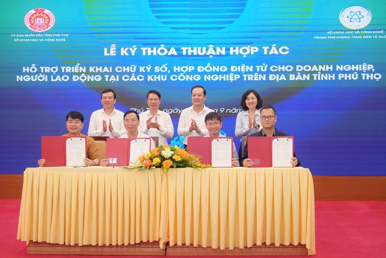 ពិធីចុះហត្ថលេខាលើកិច្ចព្រមព្រៀងសហប្រតិបត្តិការជួយគាំទ្រការអនុវត្តហត្ថលេខាឌីជីថល និងកិច្ចសន្យាអេឡិចត្រូនិកសម្រាប់សហគ្រាស និងពលករនៅតាមបណ្តាតំបន់ឧស្សាហកម្មលើភូមិសាស្ត្រខេត្ត Phu Tho។