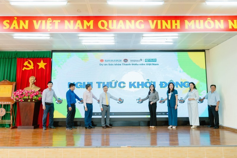 បណ្តាប្រតិភូចុចប៊ូតុងចាប់ផ្តើមគម្រោង YHP ដំណាក់កាល ២០២៦-២០២៩។