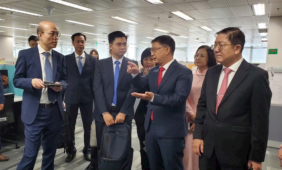 胡志明市与中国香港拓展经贸科技等领域合作