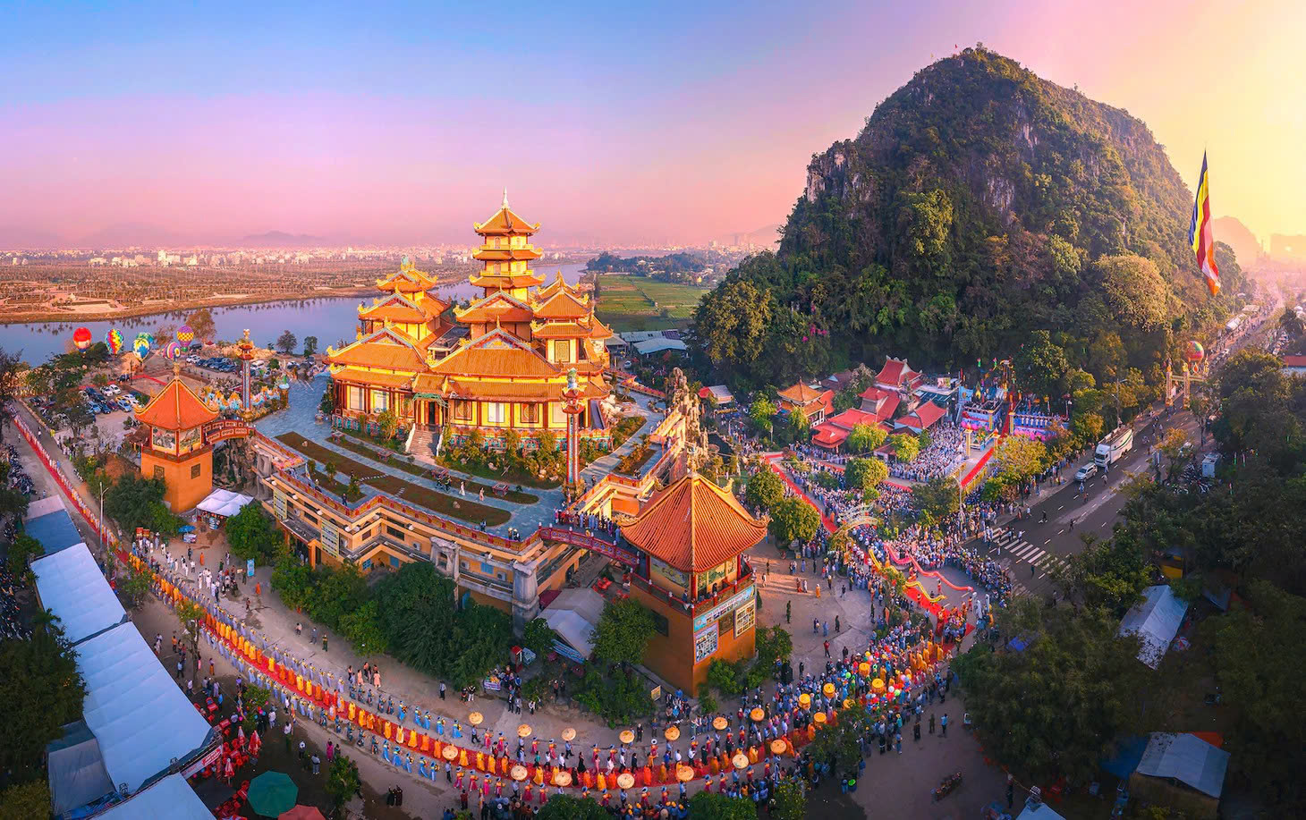 Ngũ Hành Sơn đặc biệt thế nào khi Đà Nẵng đề nghị UNESCO hỗ trợ xây dựng hồ sơ Di sản Thế giới hỗn hợp? - Ảnh 1. Lễ hội Quán Thế Âm Ngũ Hành Sơn được công nhận là một trong 15 lễ hội lớn cấp quốc gia và là Di sản văn hóa phi vật thể quốc gia - Ảnh: Phường Ngũ Hành Sơn Ngũ Hành Sơn đặc biệt thế nào khi Đà Nẵng đề nghị UNESCO hỗ trợ xây dựng hồ sơ Di sản Thế giới hỗn hợp? - Ảnh 1. Lễ hội Quán Thế Âm Ngũ Hành Sơn được công nhận là một trong 15 lễ hội lớn cấp quốc gia và là Di sản văn hóa phi vật thể quốc gia - Ảnh: Phường Ngũ Hành Sơn