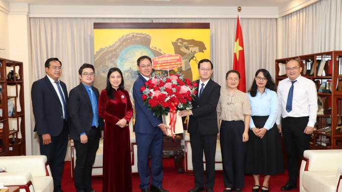 胡志明市越南祖国阵线委员会重视深化越中民间交流