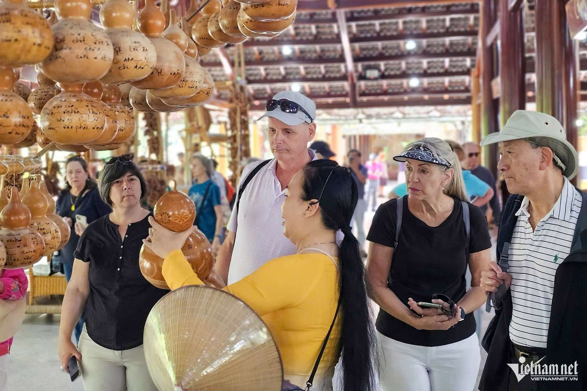 Russian visitor arrivals in Vietnam are increasing. Russian visitor arrivals in Vietnam are increasing.