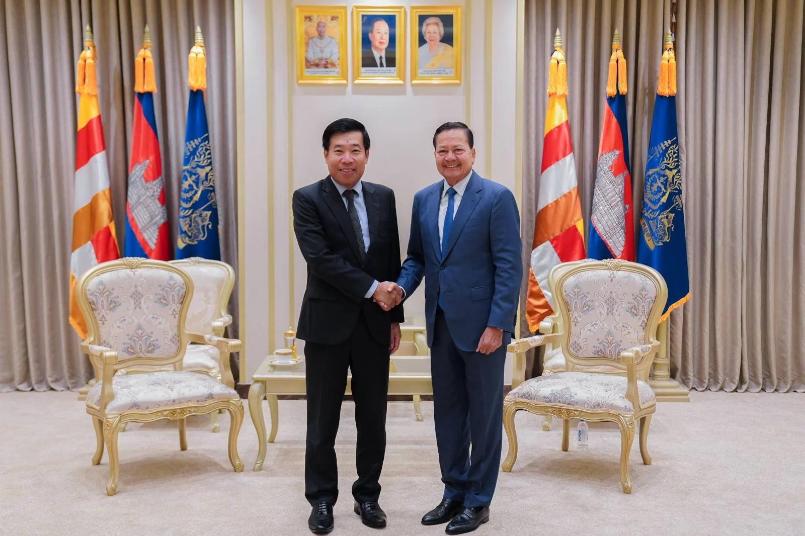 អនុរដ្ឋមន្ត្រីការបរទេស Nguyen Manh Cuong ជួបពិភាក្សាការងារជាមួយ ឯកឧត្តម នេត សាវឿន ឧបនាយករដ្ឋមន្ត្រីកម្ពុជា។
