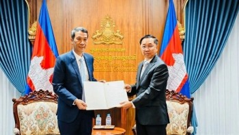 អគ្គកុងស៊ុលវៀតណាមប្រចាំនៅក្រុងព្រះសីហនុជូនសារតាំងកុងស៊ុល