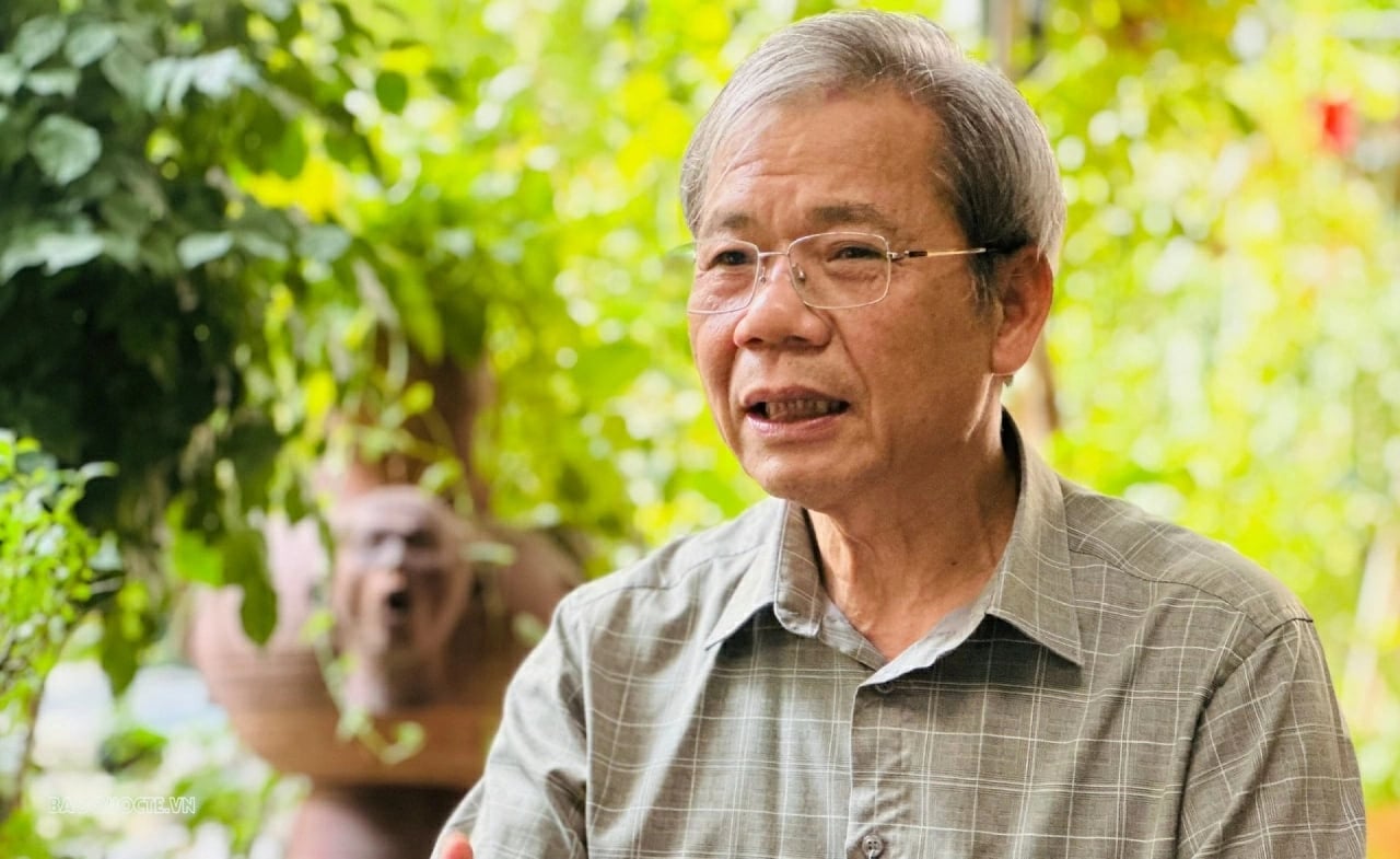 ឯកអគ្គរដ្ឋទូត បណ្ឌិត Ton Sinh Thanh អតីតឯកអគ្គរដ្ឋទូតវៀតណាមប្រចាំនៅឥណ្ឌា សាស្ត្រាចារ្យជាន់ខ្ពស់នៅបណ្ឌិត្យសភាការទូតវៀតណាម។ ឯកអគ្គរដ្ឋទូត បណ្ឌិត Ton Sinh Thanh អតីតឯកអគ្គរដ្ឋទូតវៀតណាមប្រចាំនៅឥណ្ឌា សាស្ត្រាចារ្យជាន់ខ្ពស់នៅបណ្ឌិត្យសភាការទូតវៀតណាម។