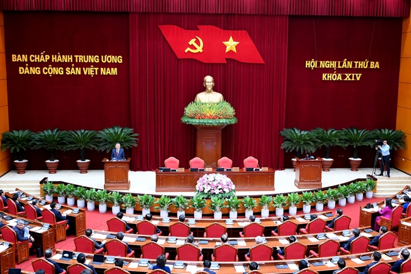 越共第十四届中央委员会第三次全体会议闭幕会场景
