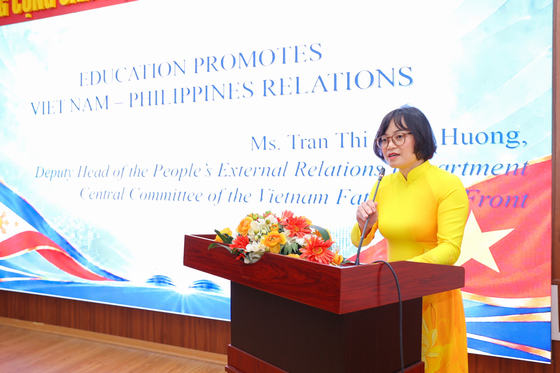 Viet Nam-Philippines: Building Bridges Through Education Viet Nam-Philippines: Building Bridges Through Education