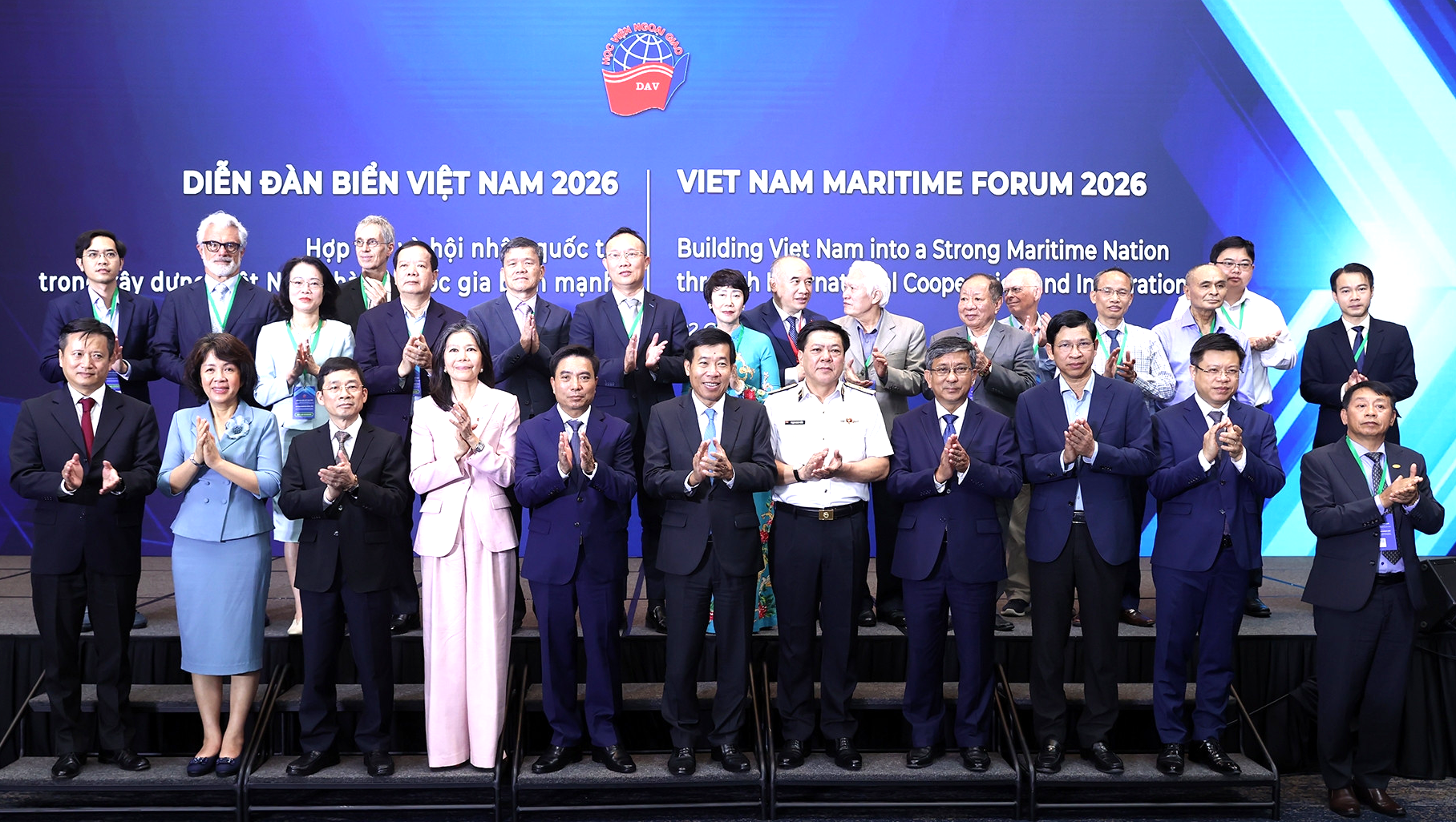 Chuyển nguồn lực quốc tế thành sức mạnh biển của Việt Nam Chuyển nguồn lực quốc tế thành sức mạnh biển của Việt Nam