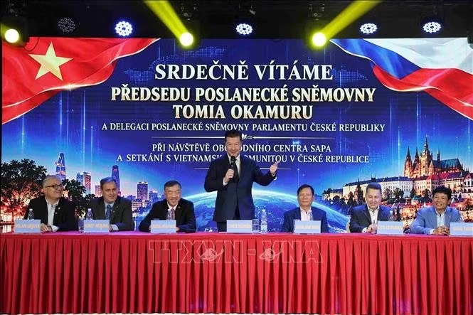 Chủ tịch Hạ viện Cộng hòa Séc Tomio Okamura phát biểu tại sự kiện. Chủ tịch Hạ viện Cộng hòa Séc Tomio Okamura phát biểu tại sự kiện.