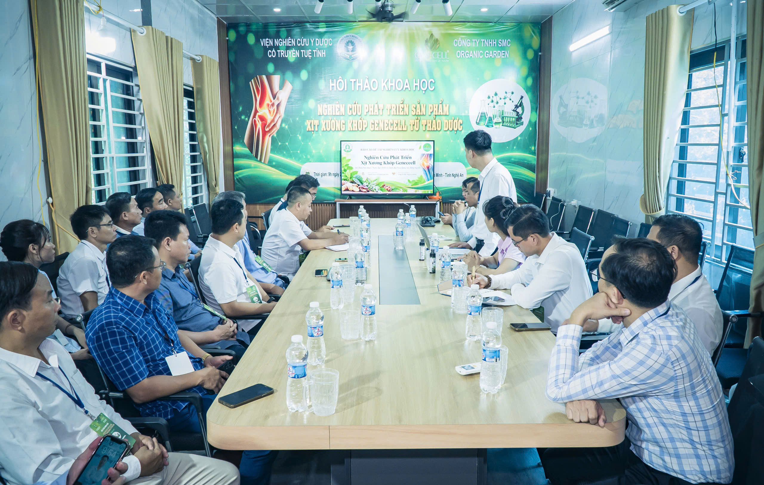 Nghiên cứu phát triển chế phẩm xịt xương khớp từ dược liệu Việt Nam