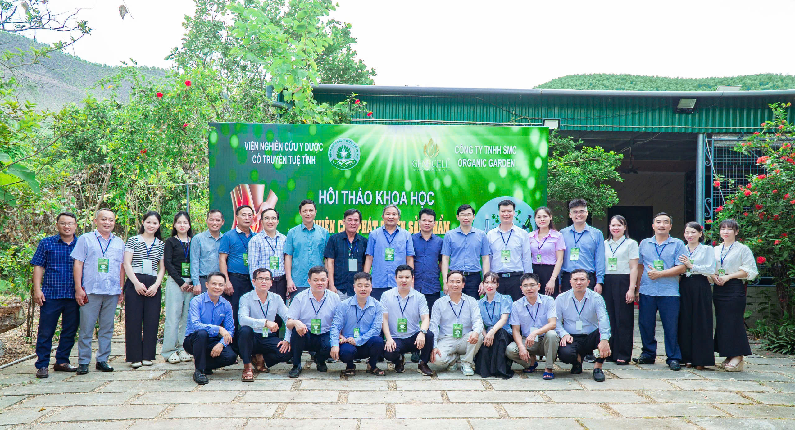 Nghiên cứu phát triển chế phẩm xịt xương khớp từ dược liệu Việt Nam