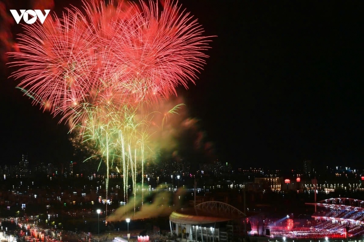 Hanoi will let off fireworks at 9 p.m. on October 10 to celebrate the 72nd anniversary of its Liberation Day. Hanoi will let off fireworks at 9 p.m. on October 10 to celebrate the 72nd anniversary of its Liberation Day.
