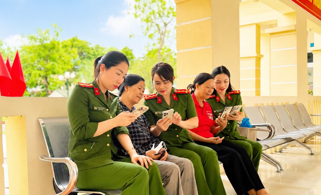 Thiếu tướng Vũ Văn Tấn: Cần xác lập đầy đủ địa vị pháp lý của VNeID trong hệ sinh thái số quốc gia