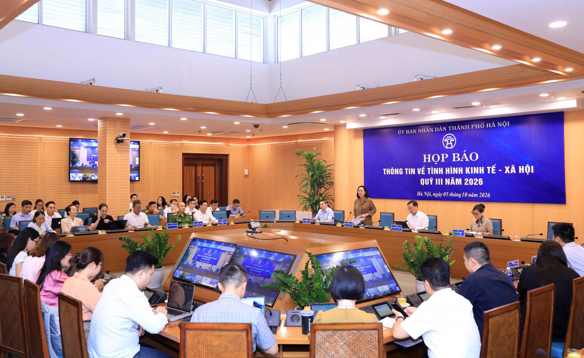 Theo báo cáo của UBND thành phố, 9 tháng đầu năm, GRDP tăng 8,85%, cao hơn mức tăng 7,92% cùng kỳ năm 2025. (Ảnh: T.L) Theo báo cáo của UBND thành phố, 9 tháng đầu năm, GRDP tăng 8,85%, cao hơn mức tăng 7,92% cùng kỳ năm 2025. (Ảnh: T.L)
