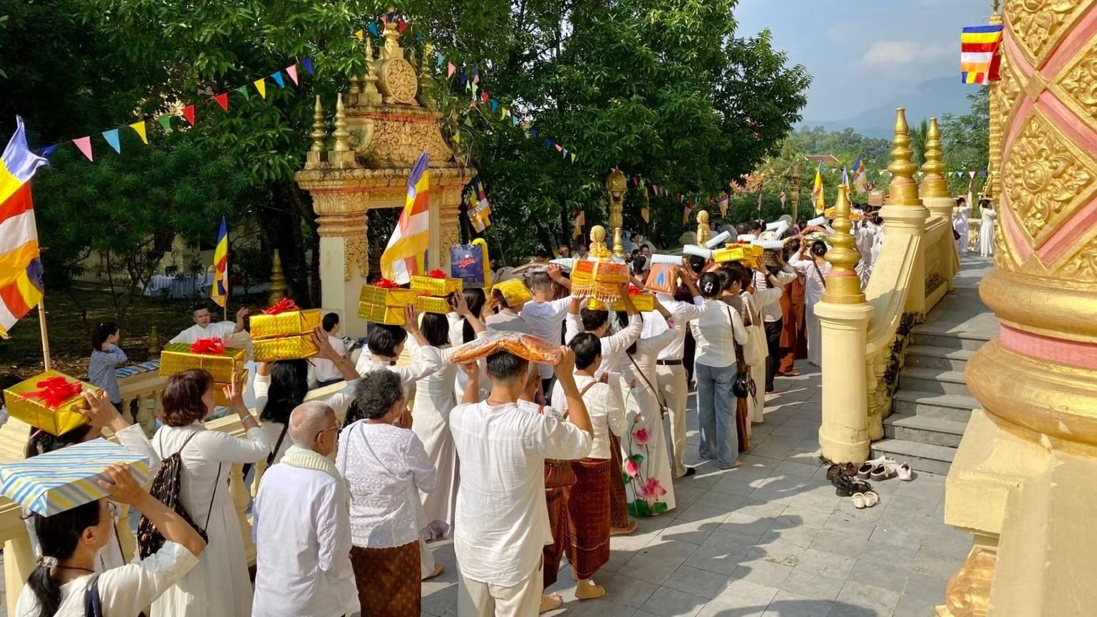 វប្បធម៌ Cham Islam គឺជាចំណុចលេចធ្លោនៅភូមិវប្បធម៌-ទេសចរណ៍បណ្តាជនជាតិវៀតណាមក្នុងខែតុលា