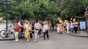 វៀតណាមទទួលស្វាគមន៍ភ្ញៀវអន្តរជាតិបាន ១៧,៧ លាននាក់