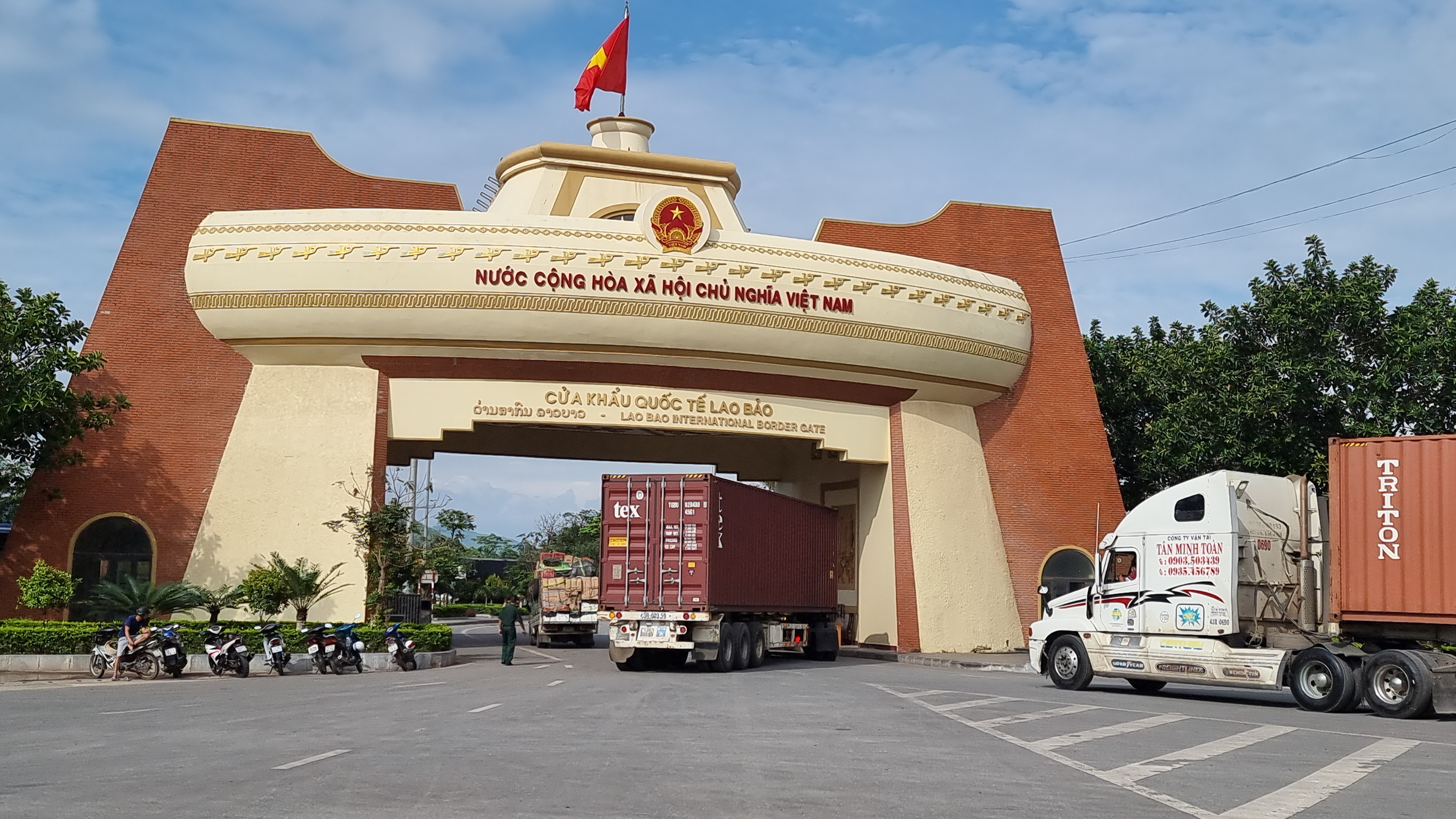 ການຢ້ຽມຢາມລາວຂອງ ທ່ານ ເລມິງຮຶງ ນາຍົກລັດຖະມົນຕີ ສ້າງແຮງຂັບເຄື່ອນເພີ່ມເຕີມໃຫ້ແກ່ສາຍພົວພັນສອງປະເທດ