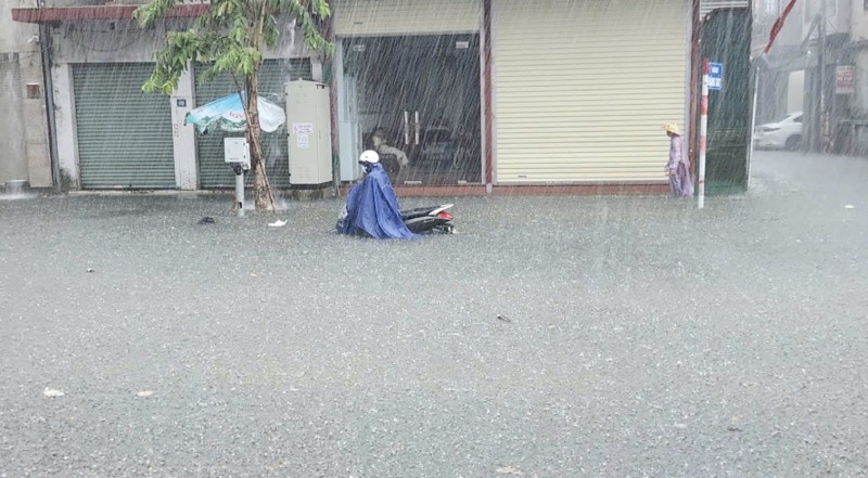 Central Vietnam is experiencing a period of very heavy rainfall. Photo: Tran Tuyen Central Vietnam is experiencing a period of very heavy rainfall. Photo: Tran Tuyen