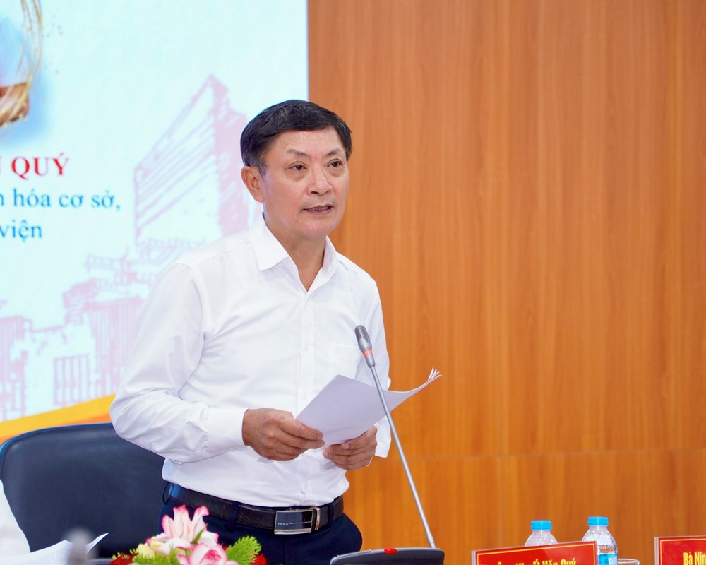 Theo Phó Cục trưởng Cục Văn hóa cơ sở, Gia đình và Thư viện Khuất Văn Quý, xu hướng kết hôn và sinh con đang có nhiều thay đổi, kéo theo những thách thức mới đối với công tác gia đình và dân số Theo Phó Cục trưởng Cục Văn hóa cơ sở, Gia đình và Thư viện Khuất Văn Quý, xu hướng kết hôn và sinh con đang có nhiều thay đổi, kéo theo những thách thức mới đối với công tác gia đình và dân số