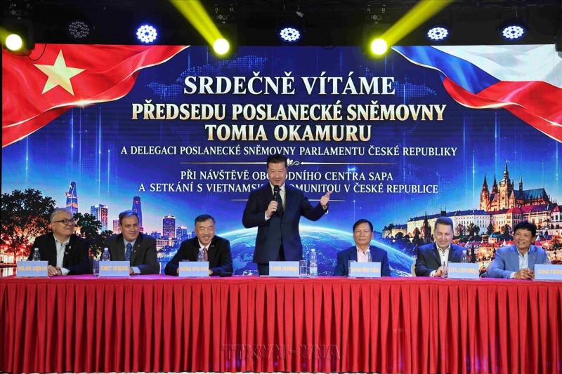 Vietnamese Community Makes Positive Contributions to Host Society