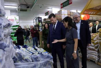 Vietnamese Community Makes Positive Contributions to Host Society