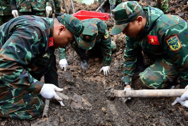 Eight Additional Remains of Fallen Soldiers Discovered at Le Thi Rieng Park