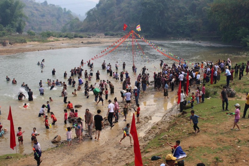 Tháp cổ gần 500 năm tuổi: Dấu ấn tình Việt - Lào Tháp cổ gần 500 năm tuổi: Dấu ấn tình Việt - Lào