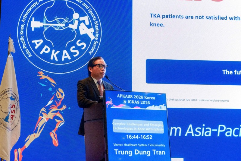 GS.TS.BS Trần Trung Dũng - Tổng Giám đốc Hệ thống Y tế Vinmec - đảm nhiệm vai trò chủ tọa điều phối tại phiên khoa học APKASS 2026. (Nguồn: Vinmec) GS.TS.BS Trần Trung Dũng - Tổng Giám đốc Hệ thống Y tế Vinmec - đảm nhiệm vai trò chủ tọa điều phối tại phiên khoa học APKASS 2026. (Nguồn: Vinmec)