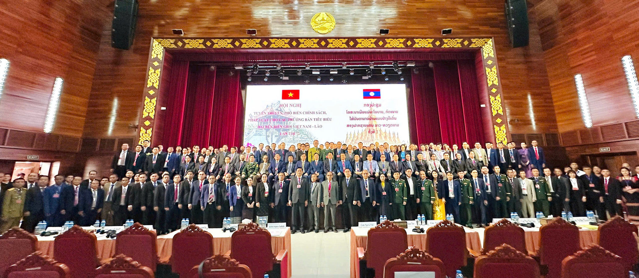Tăng cường tuyên truyền chính sách, pháp luật cho các trưởng bản tiêu biểu ở biên giới Việt Nam - Lào