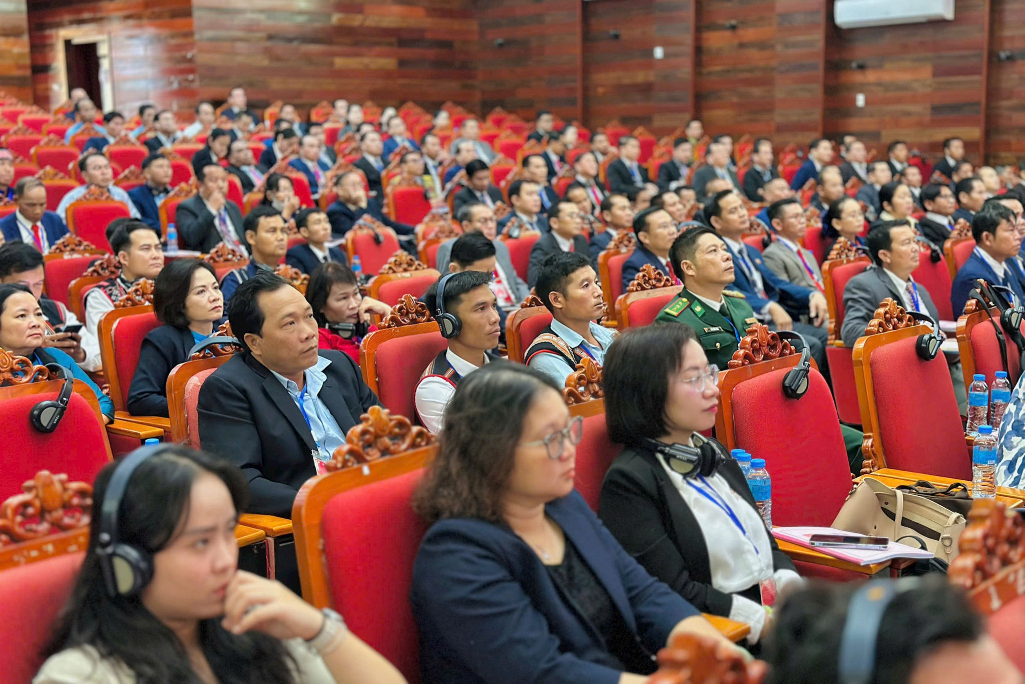 Tăng cường tuyên truyền chính sách, pháp luật cho các trưởng bản tiêu biểu ở biên giới Việt Nam - Lào