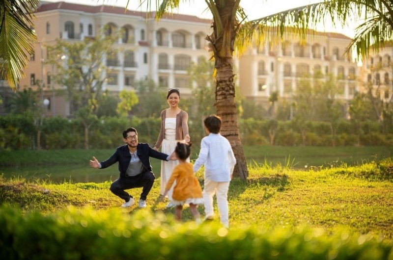 Chính sách “khóa trần” lãi suất kéo dài tới 5 năm giúp các gia đình giải tỏa nỗi lo lãi suất thả nổi, tự tin nâng cấp không gian sống tại Vinhomes. Chính sách “khóa trần” lãi suất kéo dài tới 5 năm giúp các gia đình giải tỏa nỗi lo lãi suất thả nổi, tự tin nâng cấp không gian sống tại Vinhomes.