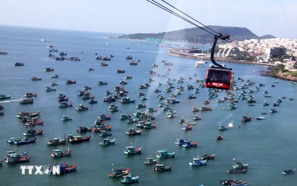 The Hon Thom cable car, the world’s longest over-sea cable car, in the Phu Quoc special administrative zone, An Giang Province. (Photo: Le Huy Hai/VNA)