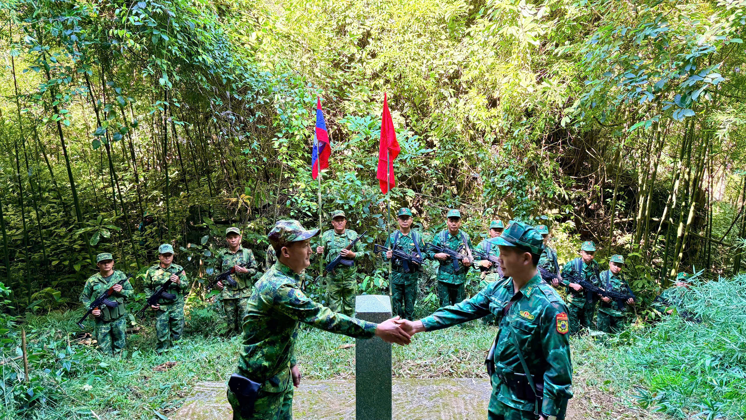 Tăng cường phối hợp tuần tra, bảo vệ biên giới Việt Nam - Lào