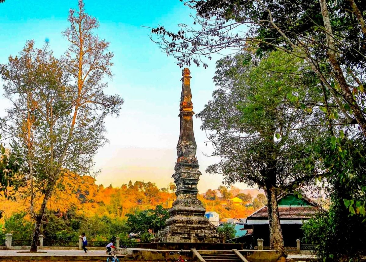 ທາດເມືອງລວນ - ສັນຍະລັກແຫ່ງມິດຕະພາບຫວຽດນາມ - ລາວ ຢູ່ເຂດຊາຍແດນ
