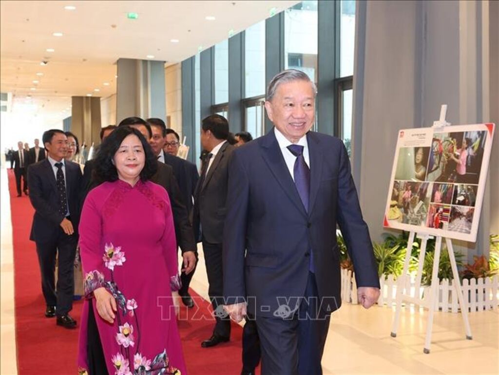 Tổng Bí thư, Chủ tịch nước Tô Lâm đến dự Lễ kỷ niệm 70 năm Ngày Giải phóng Thủ đô, tại Hà Nội, ngày 10/10/2024. Tổng Bí thư, Chủ tịch nước Tô Lâm đến dự Lễ kỷ niệm 70 năm Ngày Giải phóng Thủ đô, tại Hà Nội, ngày 10/10/2024.