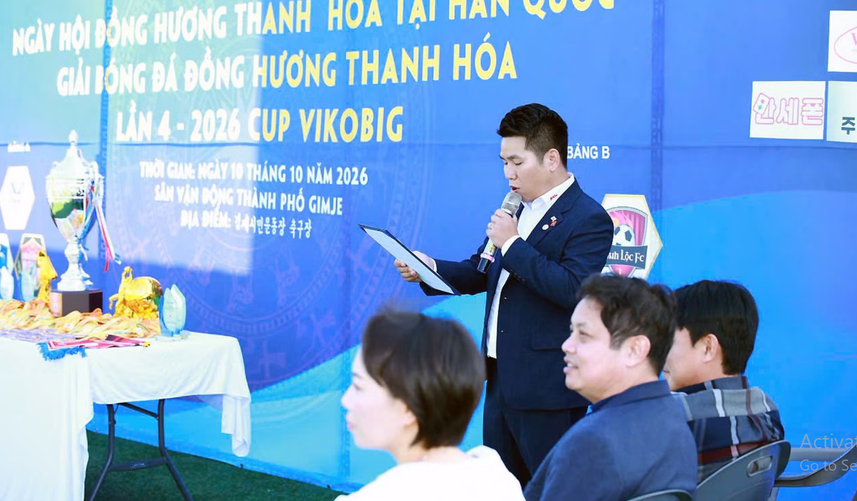 Ông Ngô Thi - Chủ tịch Hội đồng hương Thanh Hoá tại Hàn Quốc, phát biểu khai mạc giải đấu. Ảnh: Trường Giang (P/v TTXVN tại Hàn Quốc)