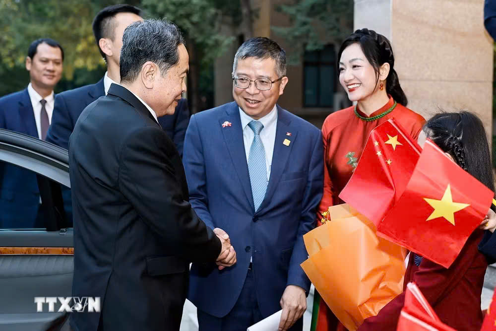 Chủ tịch Quốc hội Trần Thanh Mẫn gặp gỡ cộng đồng kiều bào tại Trung Quốc Chủ tịch Quốc hội Trần Thanh Mẫn gặp gỡ cộng đồng kiều bào tại Trung Quốc