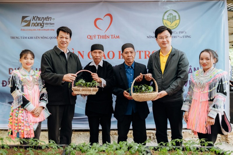 Nhà đồng sáng lập Quỹ Thiện Tâm - bà Phạm Thu Hương: “Làm việc thiện để thấy mình sống có giá trị hơn” Nhà đồng sáng lập Quỹ Thiện Tâm - bà Phạm Thu Hương: “Làm việc thiện để thấy mình sống có giá trị hơn”