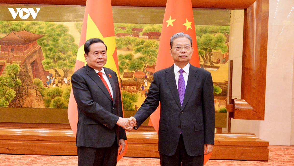 Tran Thanh Man (L), President of the National Assembly of Vietnam, and Zhao Leji, Chairman of the Standing Committee of the National People’s Congress of China (NPC), during their talks in Beijing on October 12, as part of the former’s official visit to China.