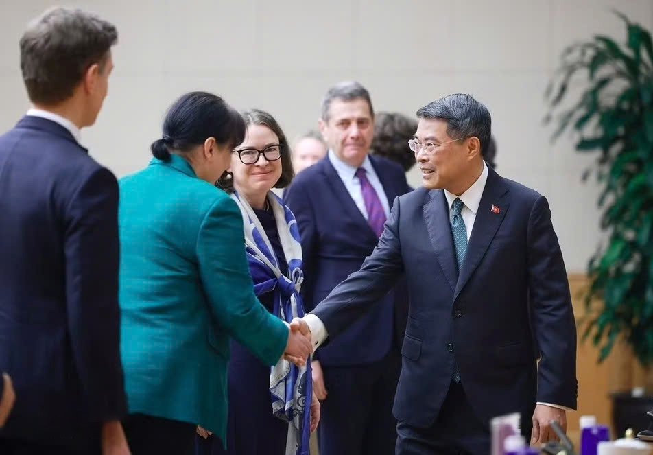 Viet Nam News Today (Oct. 13): EU-Vietnam Partnership Set for Deeper Cooperation and Tangible Results