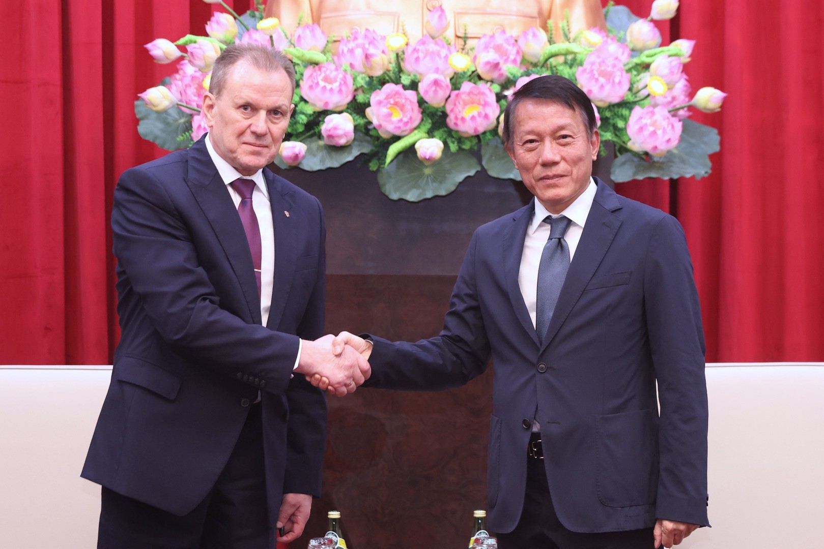 Việt Nam - Nga trao đổi kinh nghiệm thi hành án hình sự, ứng dụng công nghệ trong quản lý giam giữ Việt Nam - Nga trao đổi kinh nghiệm thi hành án hình sự, ứng dụng công nghệ trong quản lý giam giữ